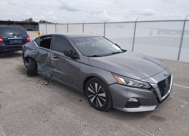 2022 NISSAN Altima