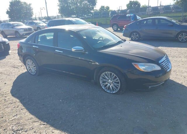 2013 CHRYSLER 200