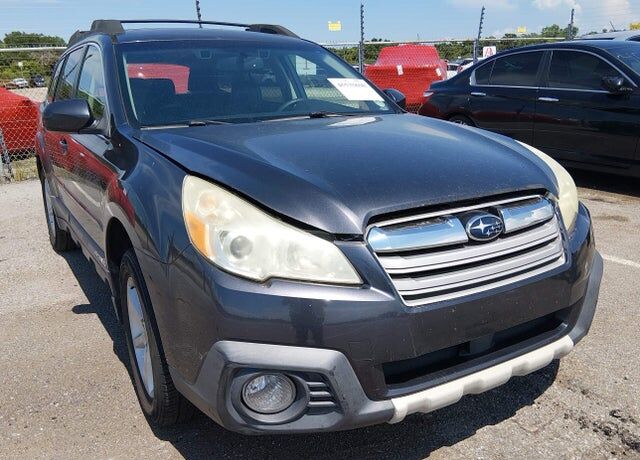 2013 SUBARU Outback