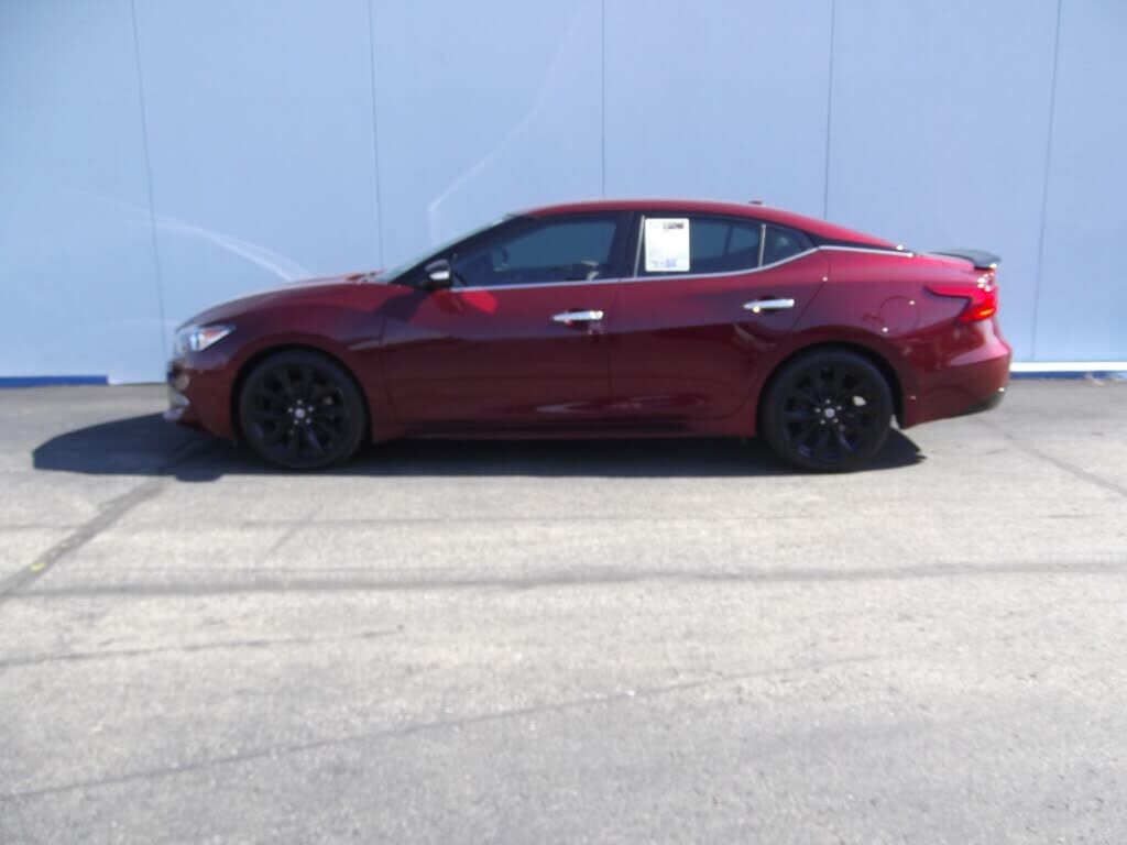 2017 NISSAN Maxima