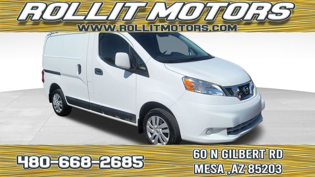 2017 NISSAN NV200