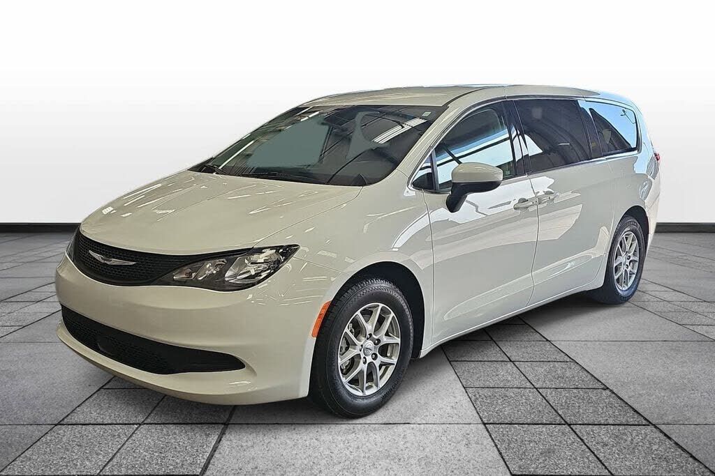 2023 CHRYSLER Voyager