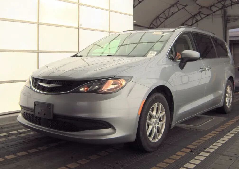 2021 CHRYSLER Voyager
