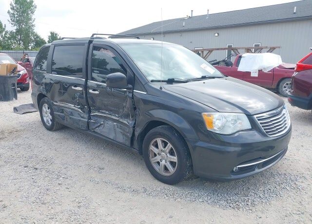 2011 CHRYSLER Town and Country