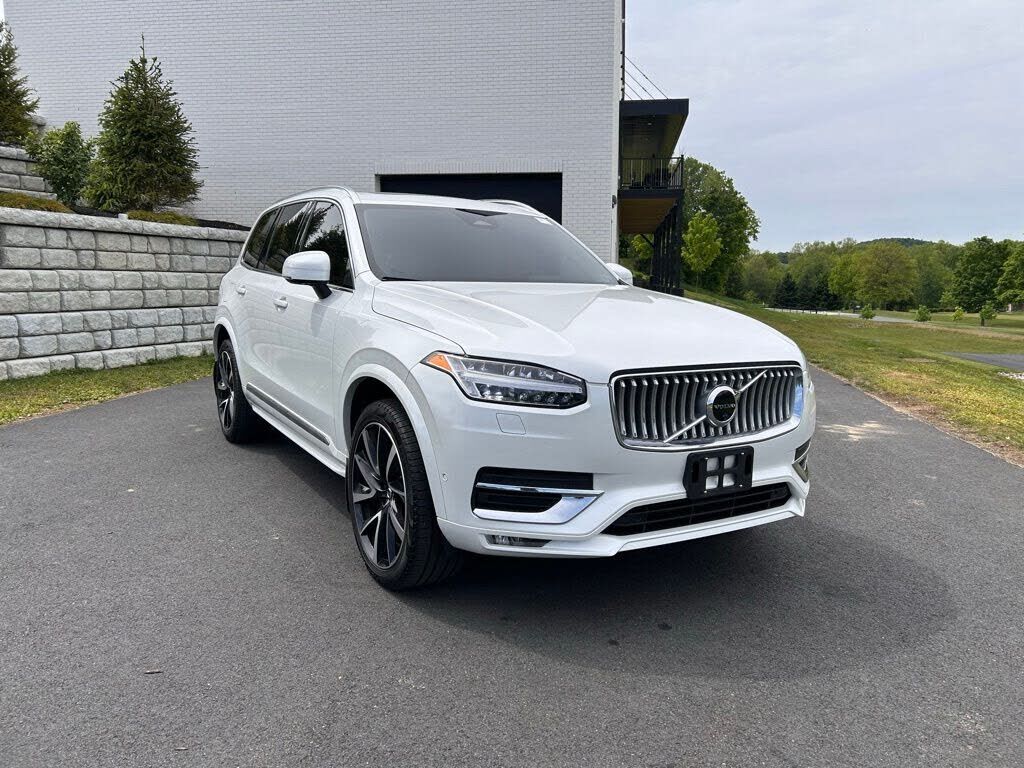 2023 VOLVO XC90