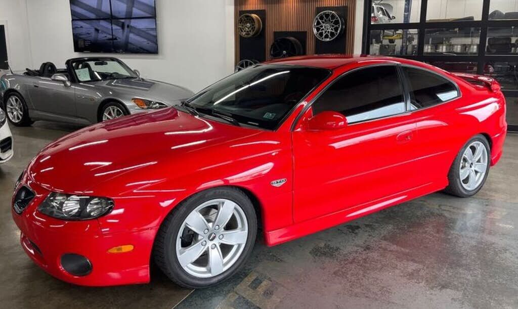 2004 PONTIAC GTO
