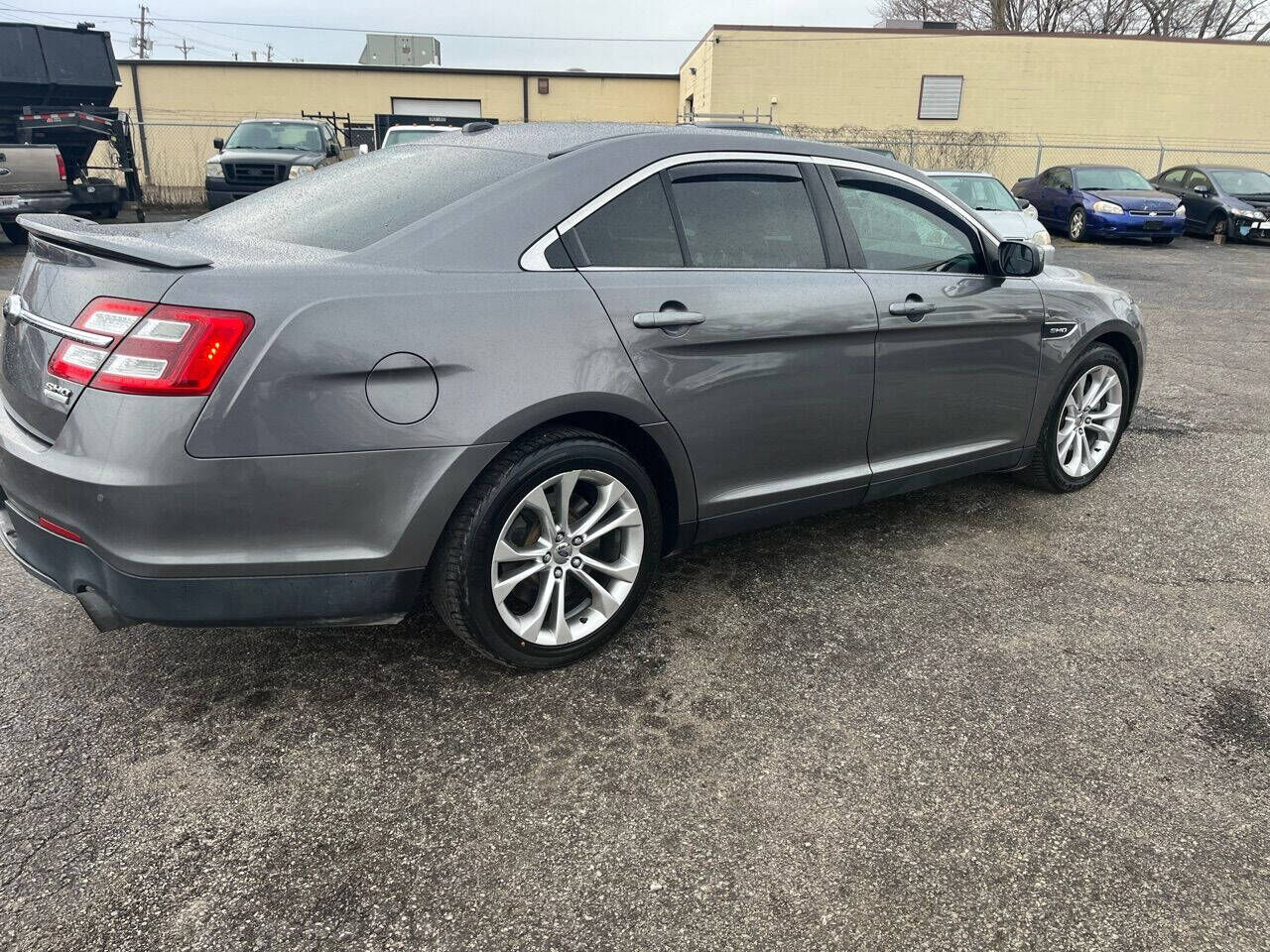 2014 FORD Taurus