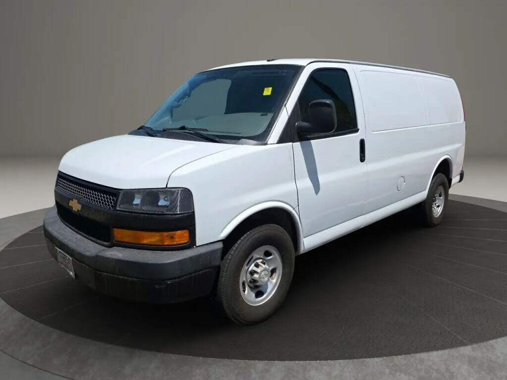 2020 CHEVROLET Express