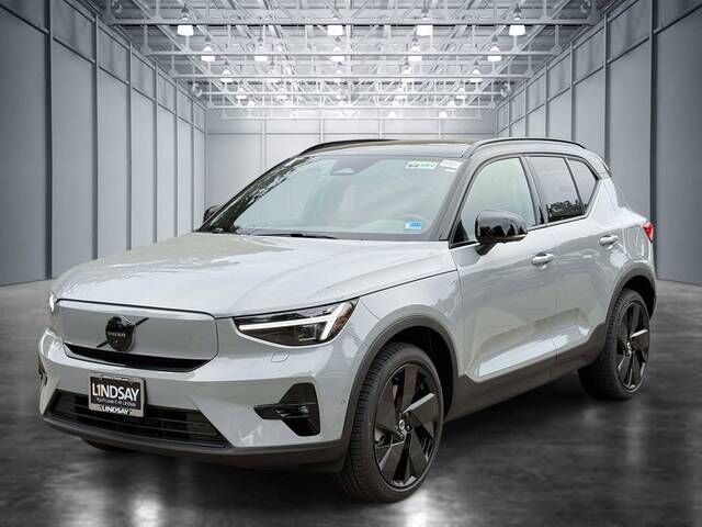 2026 VOLVO EX40