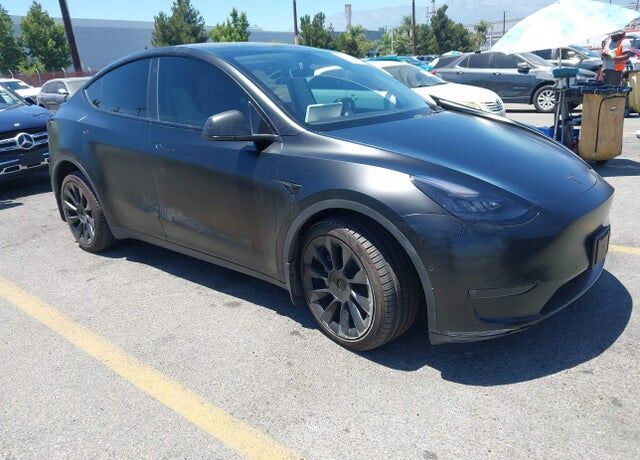 2022 TESLA Model Y