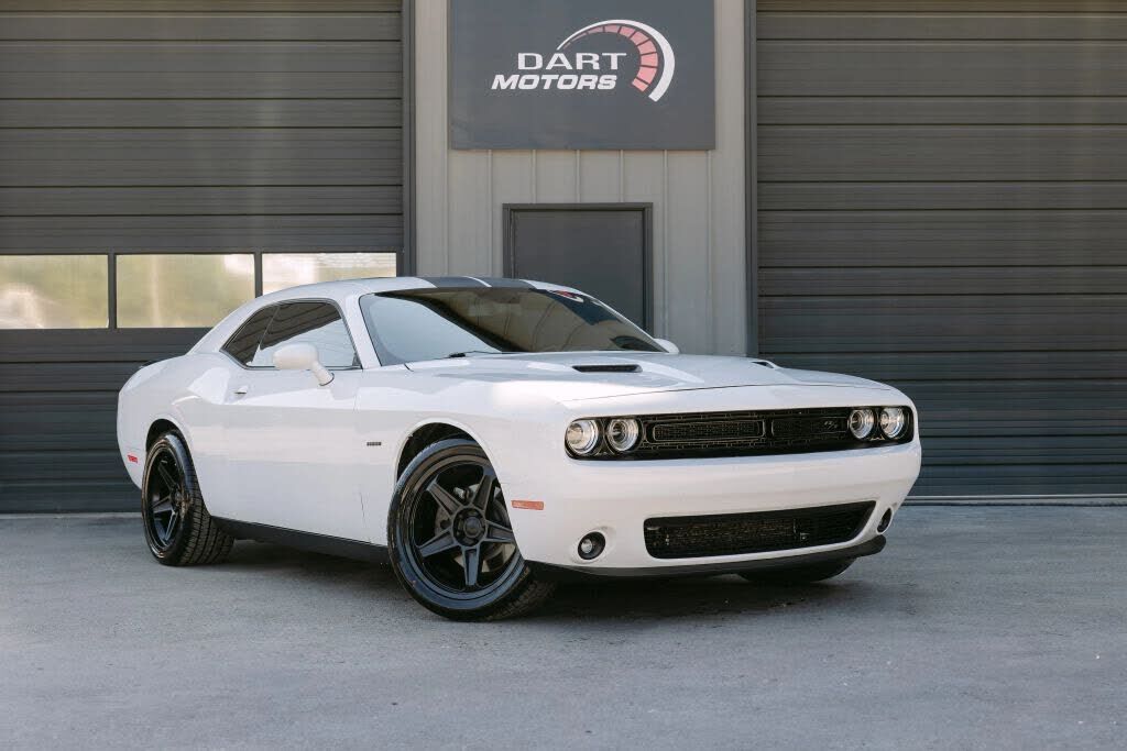 2017 DODGE Challenger