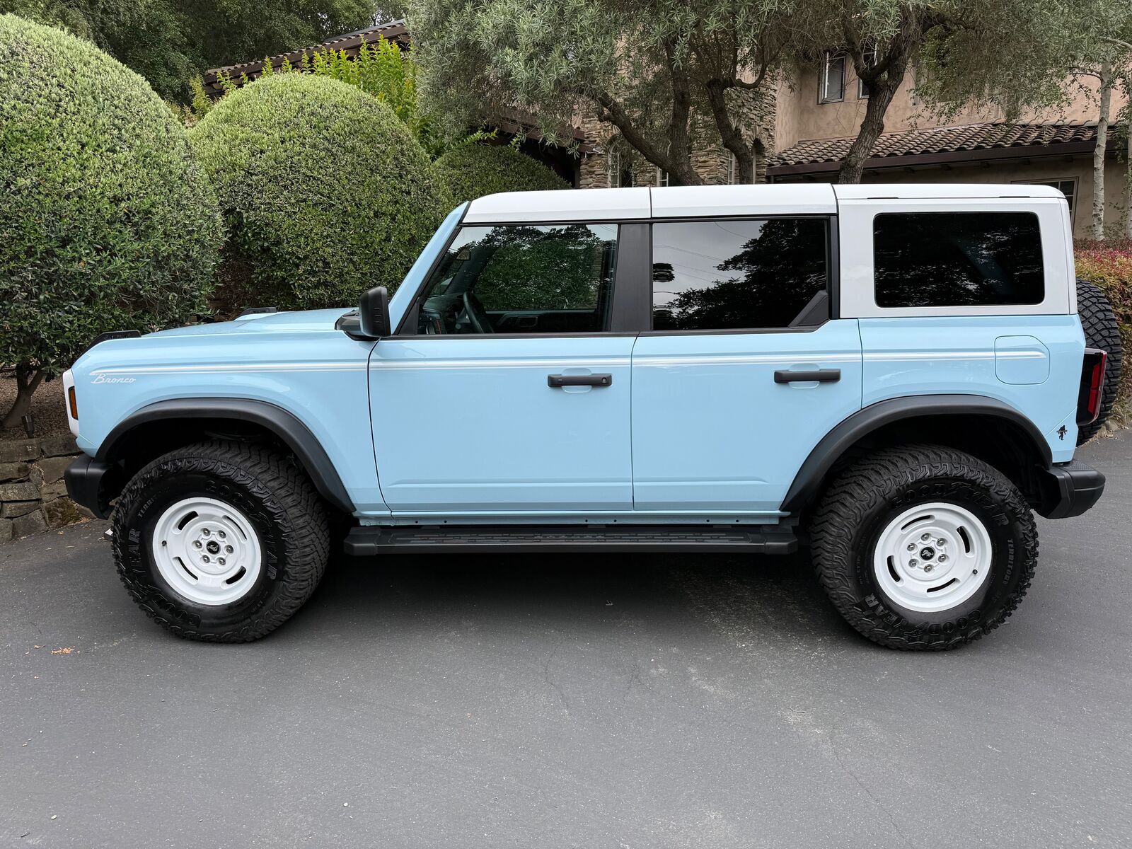 2024 FORD Bronco