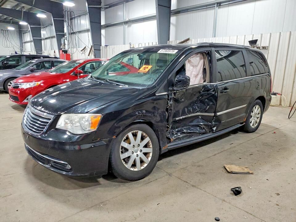 2013 CHRYSLER Town and Country