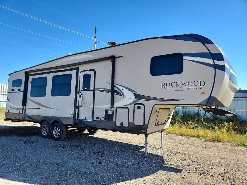 2021 FOREST RIVER Real-lite / Rockwood Lite Weight Trailers