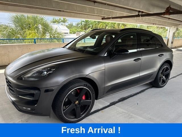 2018 PORSCHE Macan