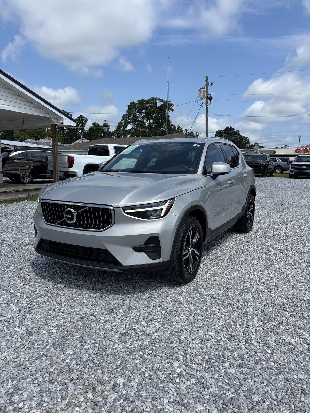 2025 VOLVO XC40