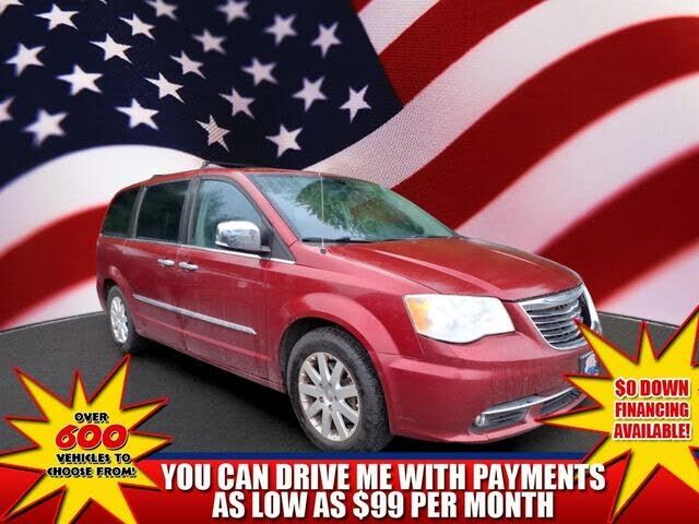 2012 CHRYSLER Town and Country