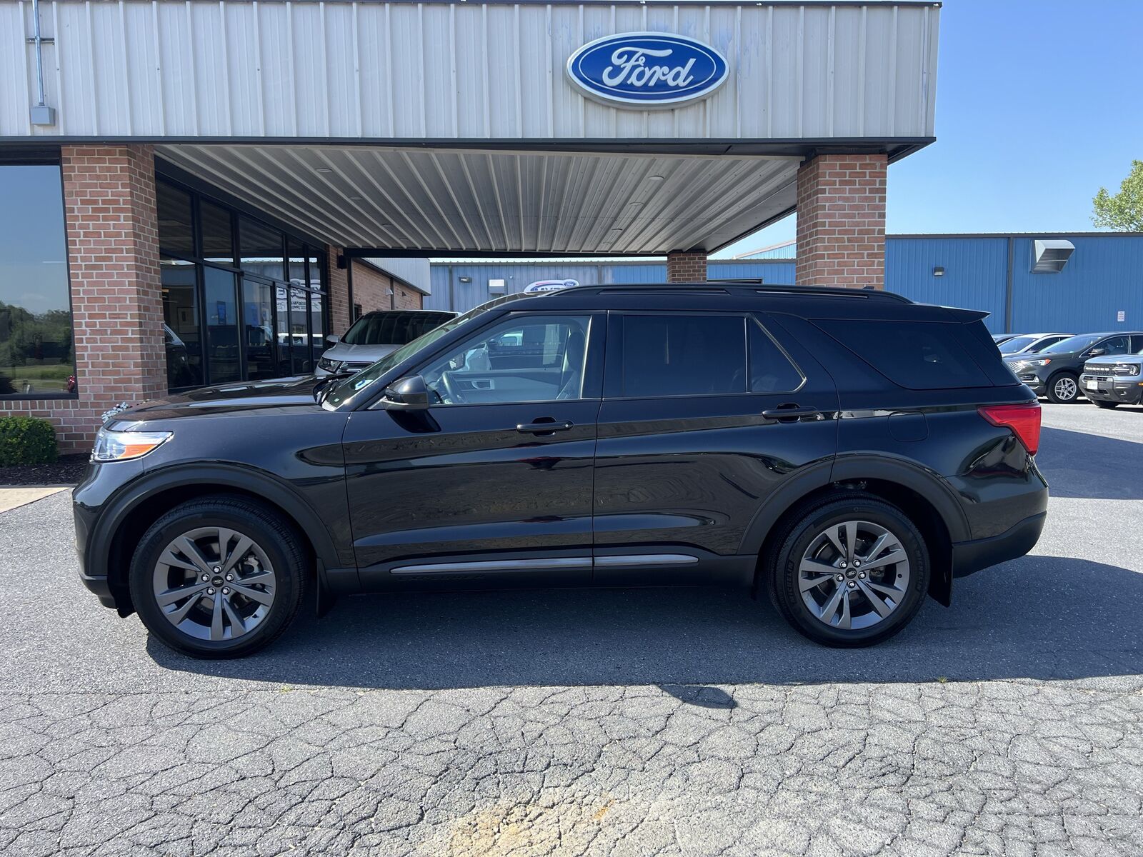2023 FORD Explorer