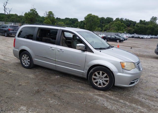 2011 CHRYSLER Town and Country