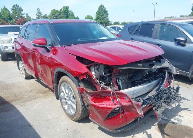 2022 TOYOTA Highlander