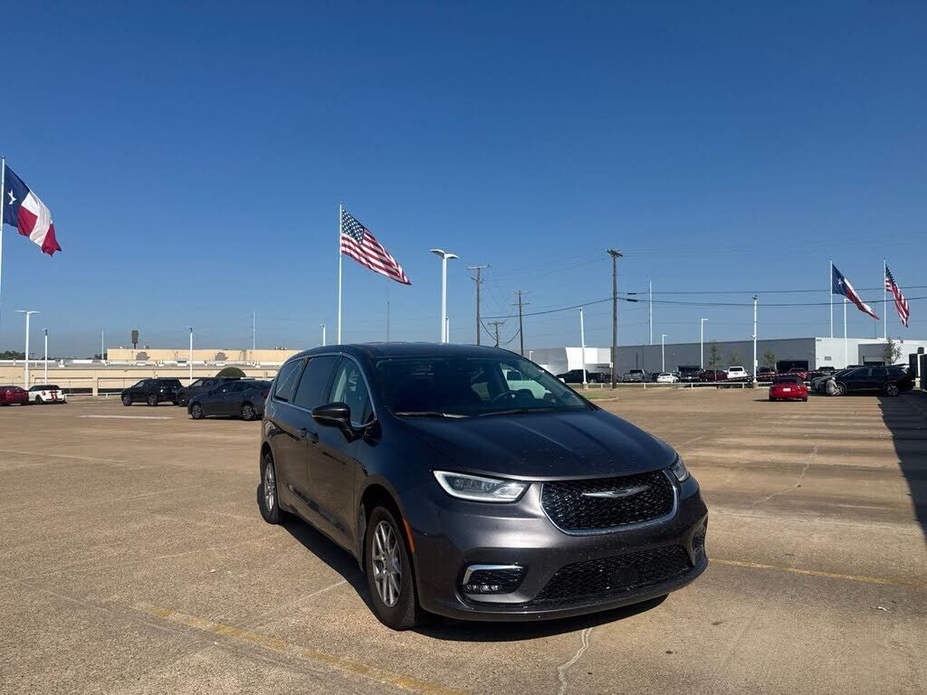 2023 CHRYSLER Pacifica