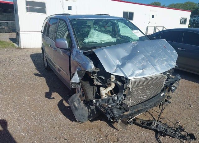 2016 CHRYSLER Town and Country