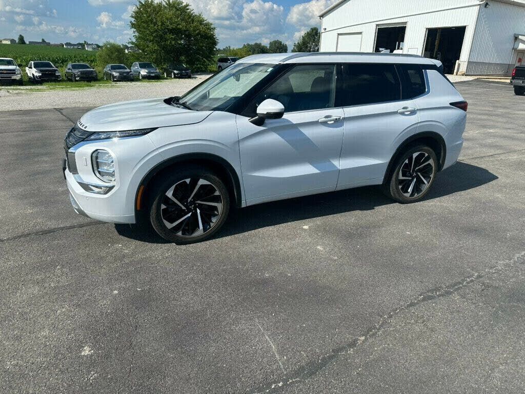 2022 MITSUBISHI Outlander
