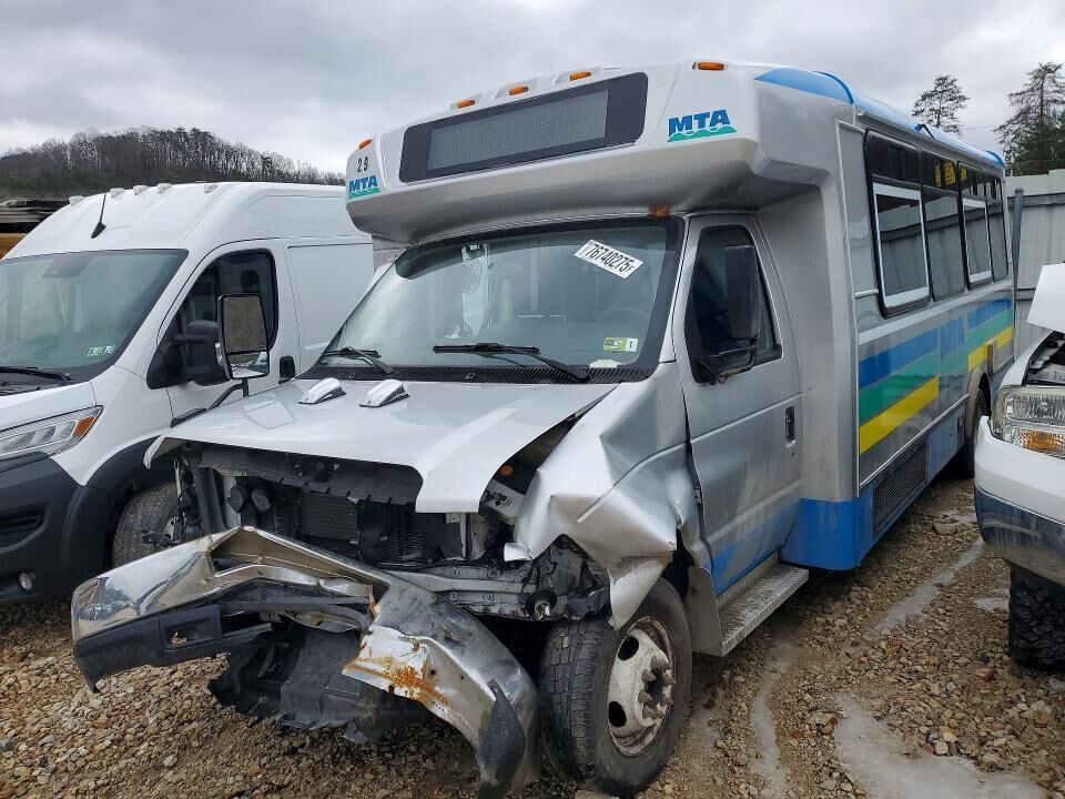 2019 FORD E-450