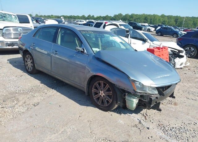 2005 TOYOTA Avalon