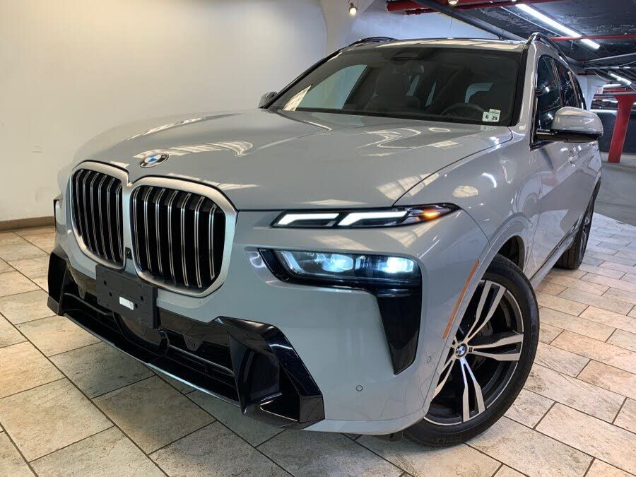 2025 BMW X7