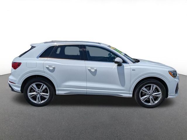 2022 Audi Q3