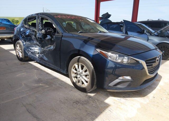 2016 MAZDA Mazda3