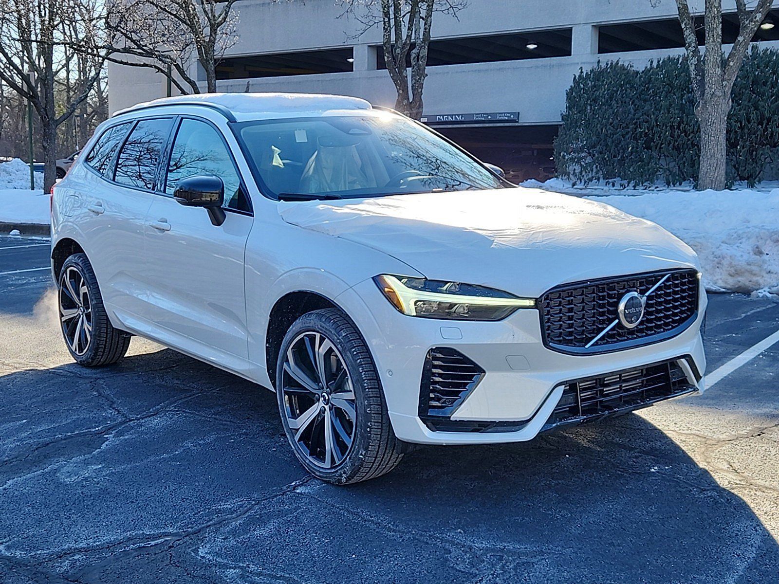 2025 VOLVO XC60