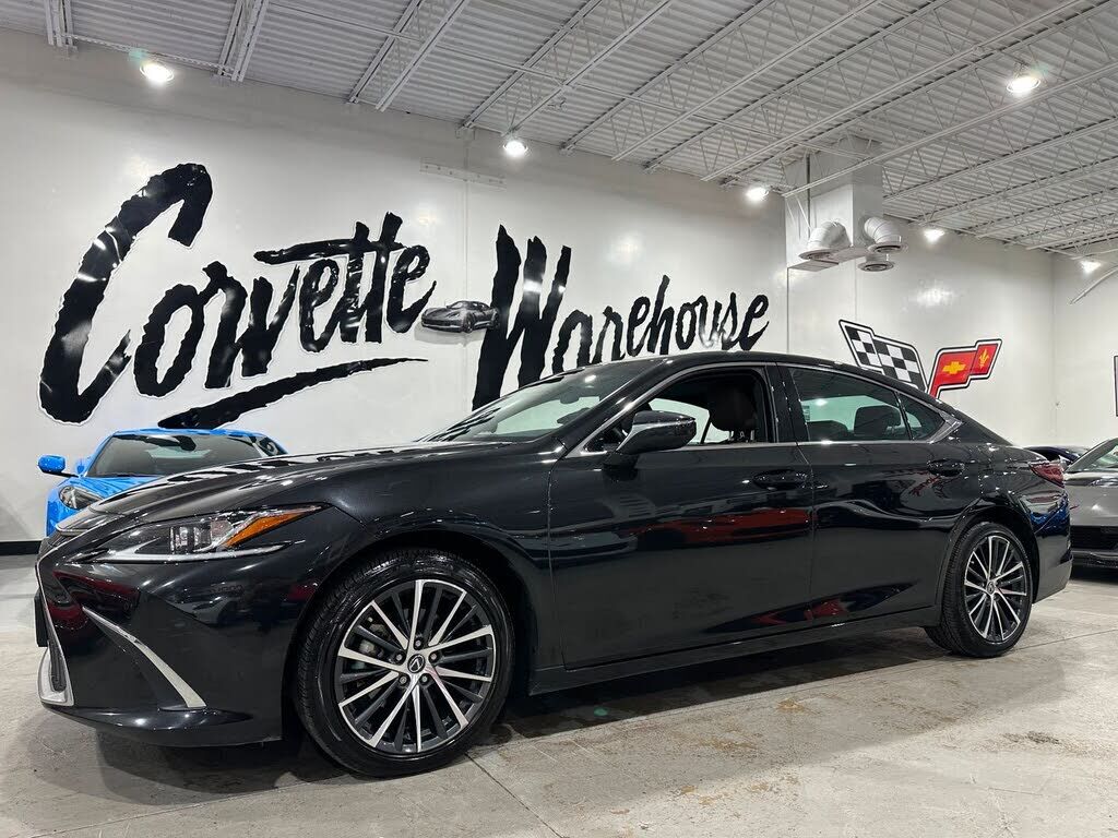 2024 LEXUS ES