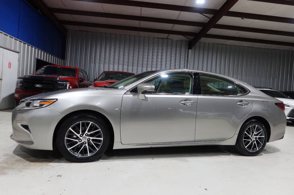 2018 LEXUS ES