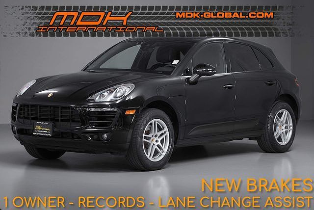 2017 PORSCHE Macan