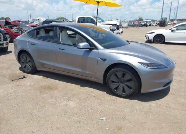 2026 TESLA Model 3