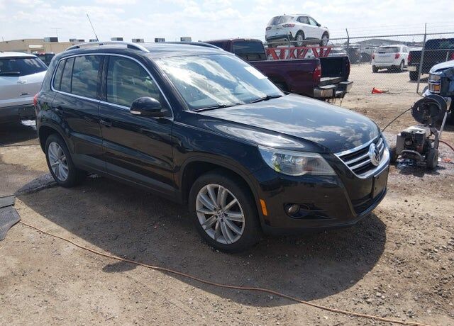 2011 VOLKSWAGEN Tiguan