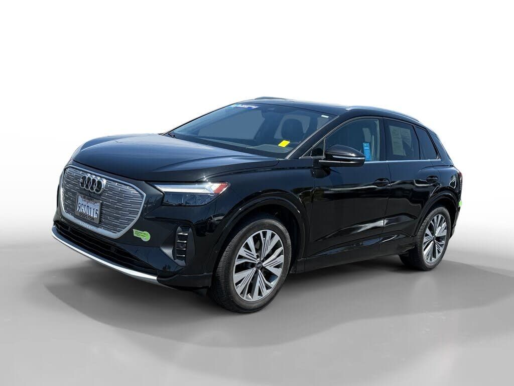 2023 AUDI Q4
