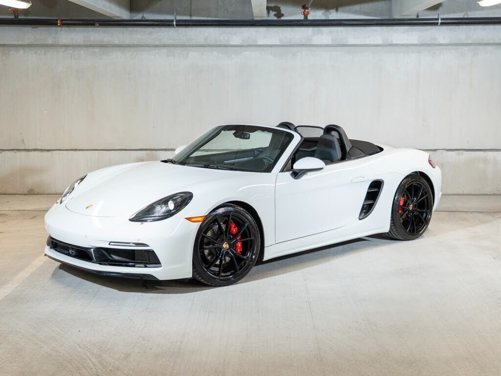 2025 PORSCHE 718