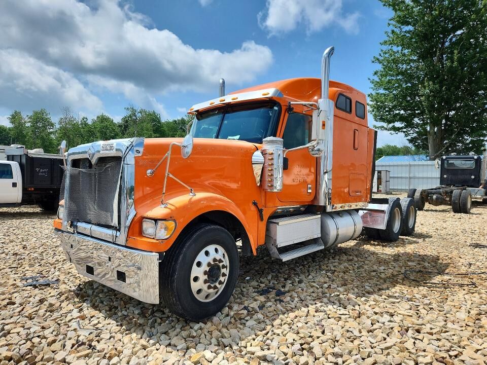 2006 INTERNATIONAL L9357