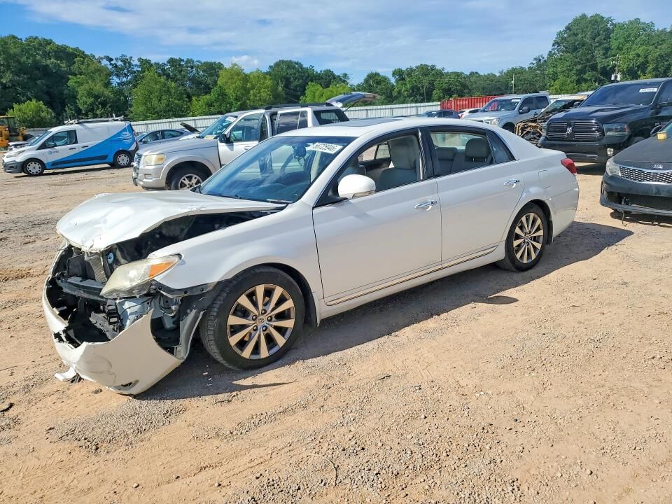 2011 TOYOTA Avalon