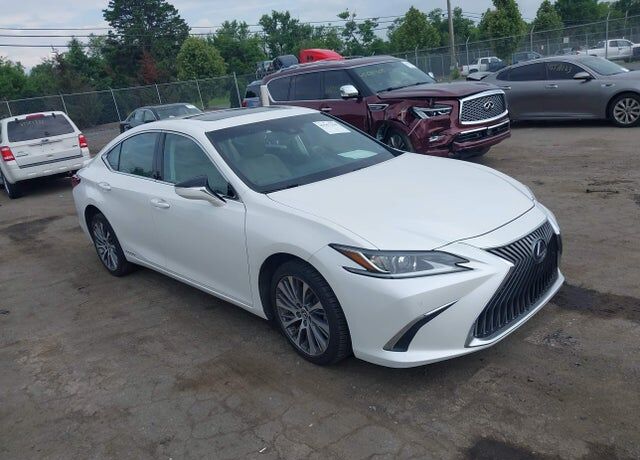 2021 LEXUS ES