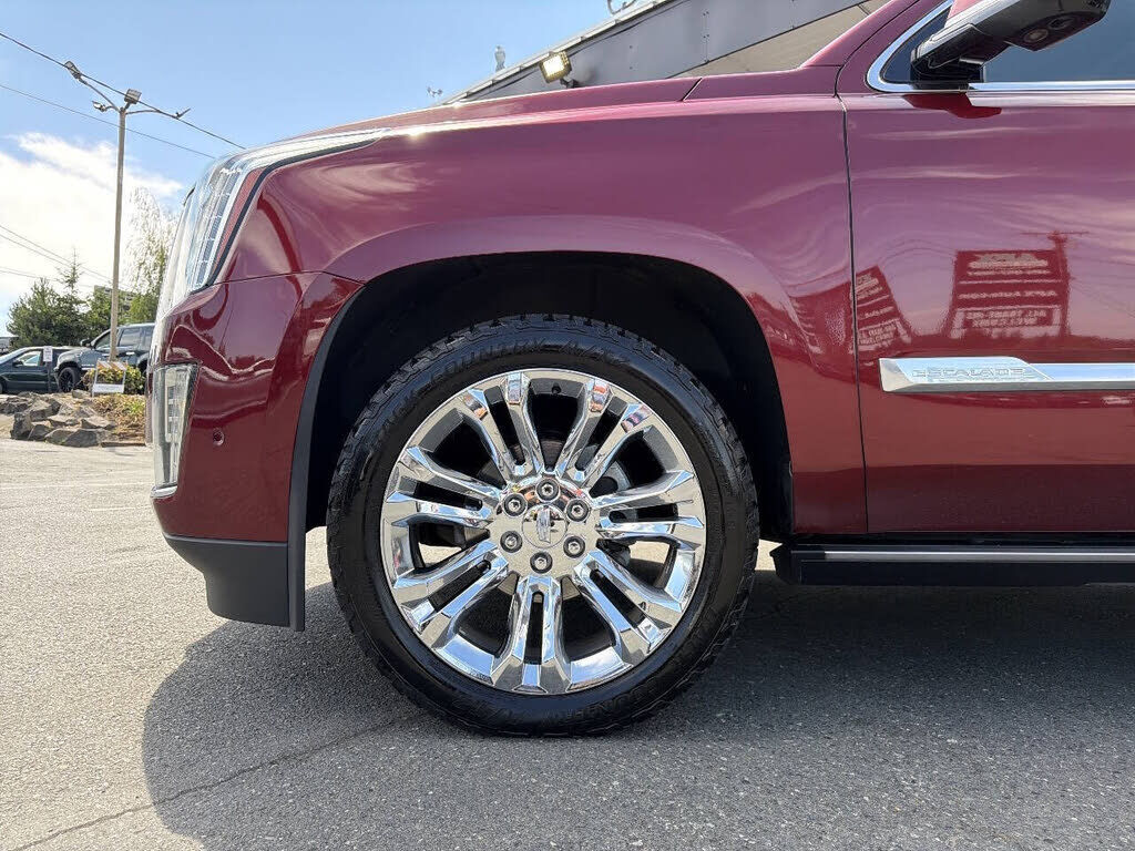 2017 CADILLAC Escalade ESV