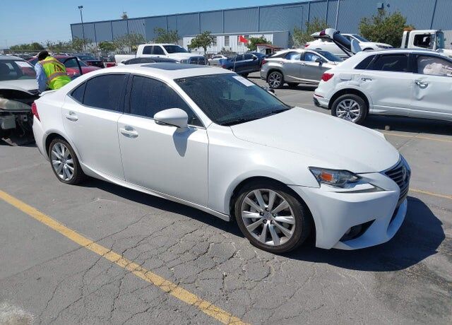 2016 LEXUS IS
