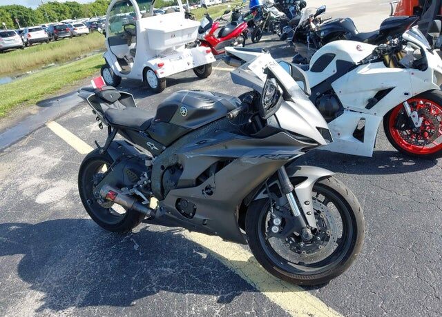 2018 YAMAHA YZF