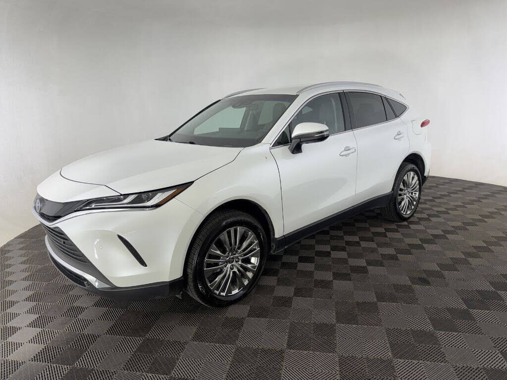 2024 TOYOTA Venza