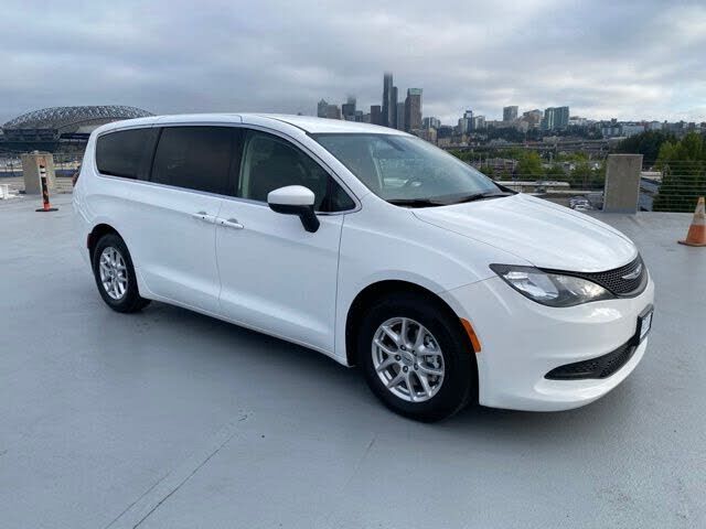 2022 CHRYSLER Voyager
