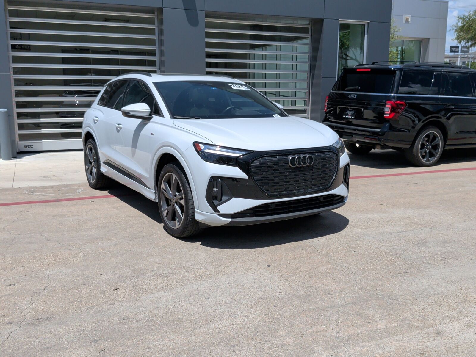 2024 AUDI Q4