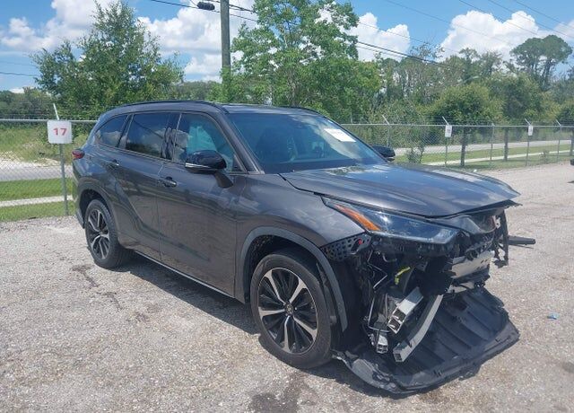 2022 TOYOTA Highlander